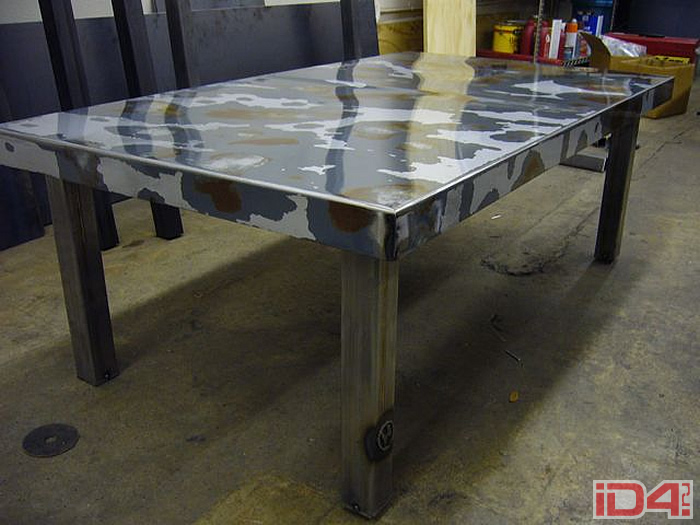 Столики американского бизнесмена Джоэля Хестера (Joel Hester) Столики американского бизнесмена Джоэля Хестера (Joel Hester)