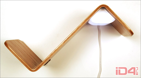 Книжная полочка Lili Lite производства амстердамской студии Studio Smeets Design Книжная полочка Lili Lite производства амстердамской студии Studio Smeets Design