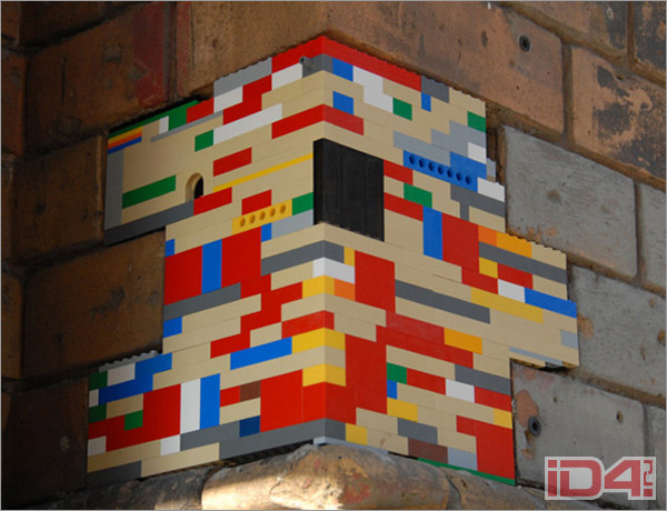 Идеи немецкого дизайнера Яна Ворманна (Jan Vormann): использование элементов конструктора Lego для ремонта старых стен в его проекте Dispatchwork