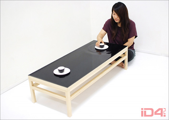 Чайный столик с «волновым эффектом» выпускников Академии Эйндховена Чонхва Сео (Jeonghwa Seo) и Ханны Чунг (Hanna Chung)