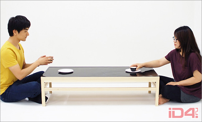 Чайный столик с «волновым эффектом» выпускников Академии Эйндховена Чонхва Сео (Jeonghwa Seo) и Ханны Чунг (Hanna Chung)