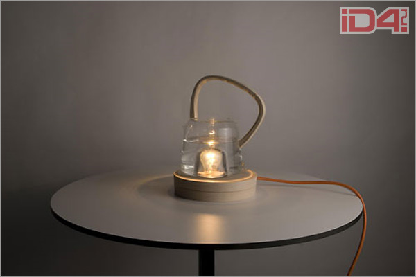 Чайник Kettle студентки лозаннской Высшей школы искусств и дизайна Эстель Соваж (Estelle Sauvage) Чайник Kettle студентки лозаннской Высшей школы искусств и дизайна Эстель Соваж (Estelle Sauvage)