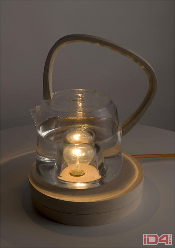 Чайник Kettle студентки лозаннской Высшей школы искусств и дизайна Эстель Соваж (Estelle Sauvage) Чайник Kettle студентки лозаннской Высшей школы искусств и дизайна Эстель Соваж (Estelle Sauvage)